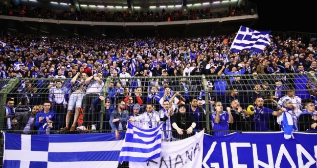 Поклонники сборной Греции уже могут праздновать второе место, Getty Images