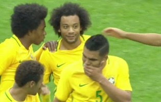 Марсело отличился за сборную Бразилии, кадр из видео